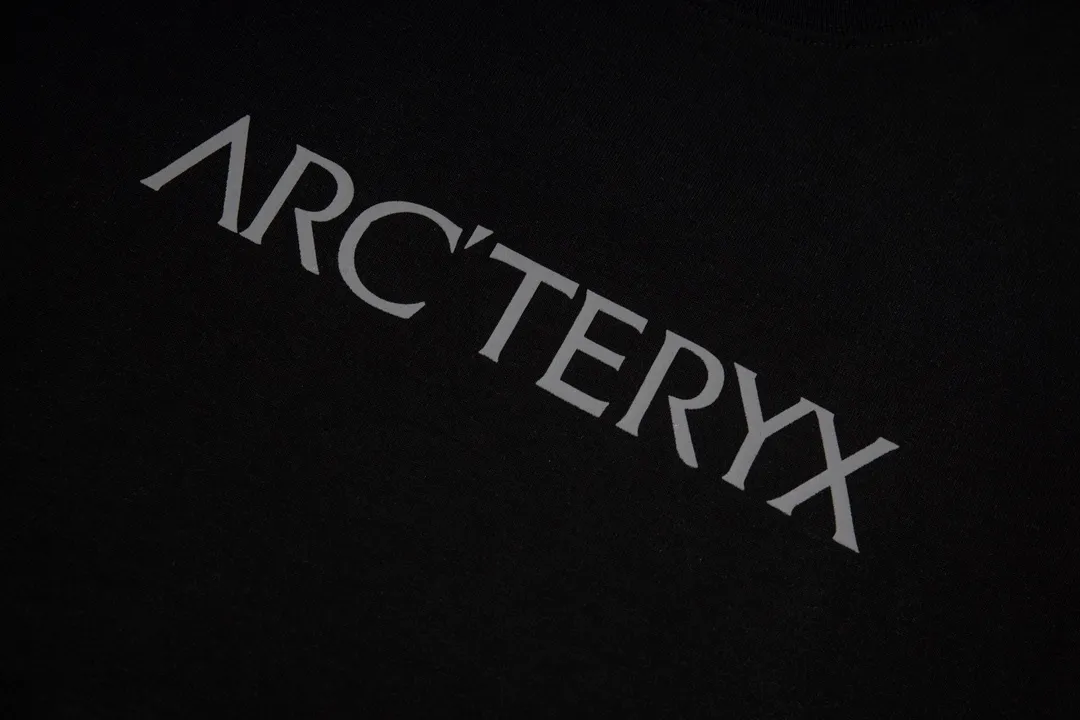【 Quality】 Arc’teryx 𝟮𝟰𝘀𝘀 T ， ， ， OS g 100% Quality ： ：White Black Size：XS S M L